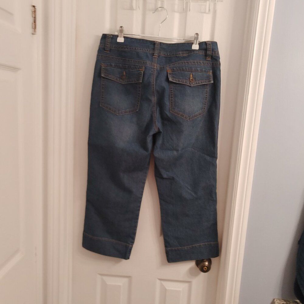 Two Button Capris - Picture 5 of 7